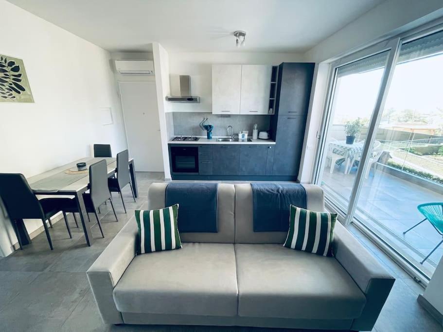 피우미치노 Marina House Rome Airport - Sea View 아파트 외부 사진